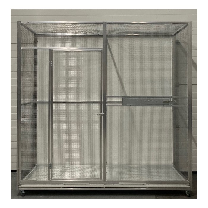 Volière 2m/1m/2m avec grille de fond, tiroir, roulettes et arrière fermé.